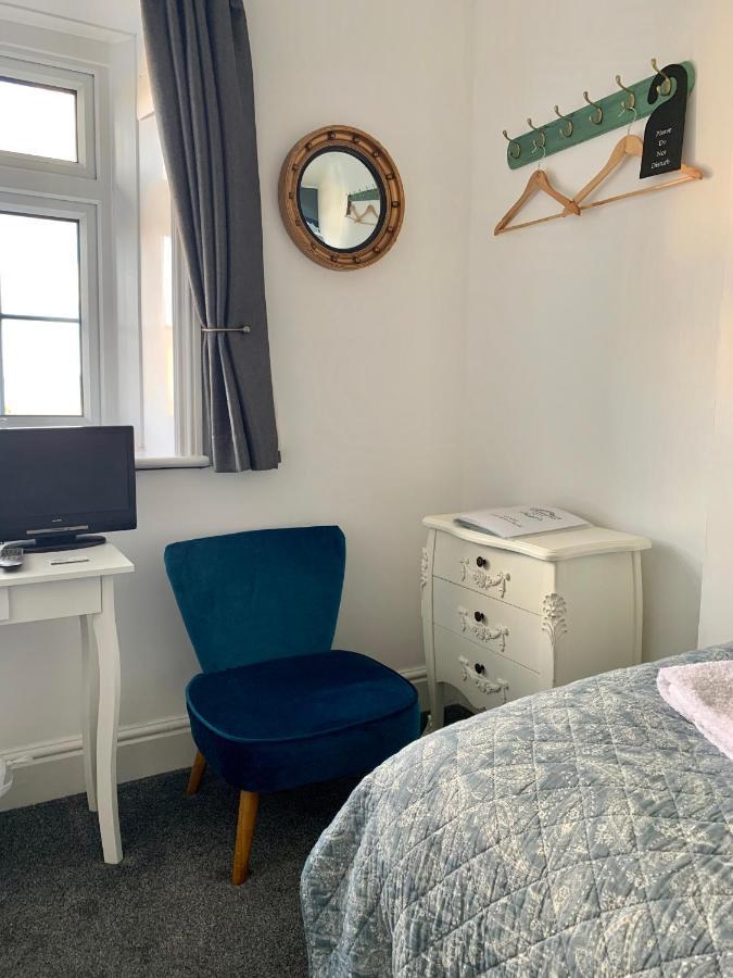 The Nags Head Hotel Lyme Regis Ngoại thất bức ảnh