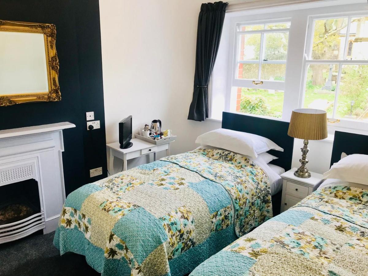 The Nags Head Hotel Lyme Regis Ngoại thất bức ảnh