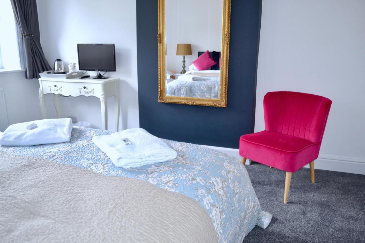 The Nags Head Hotel Lyme Regis Ngoại thất bức ảnh