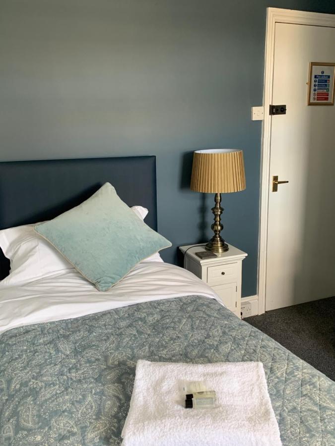 The Nags Head Hotel Lyme Regis Ngoại thất bức ảnh